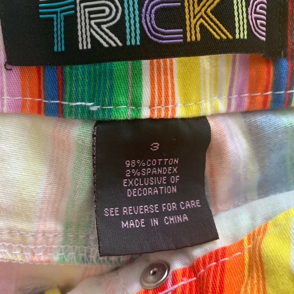 Bright, multicolored striped shorts. Size 3 - Picture 4 of 4